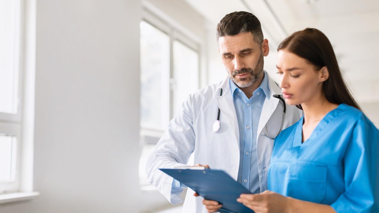 Médecin libéral comprenant le fonctionnement du groupement d'employeurs Mesdocs